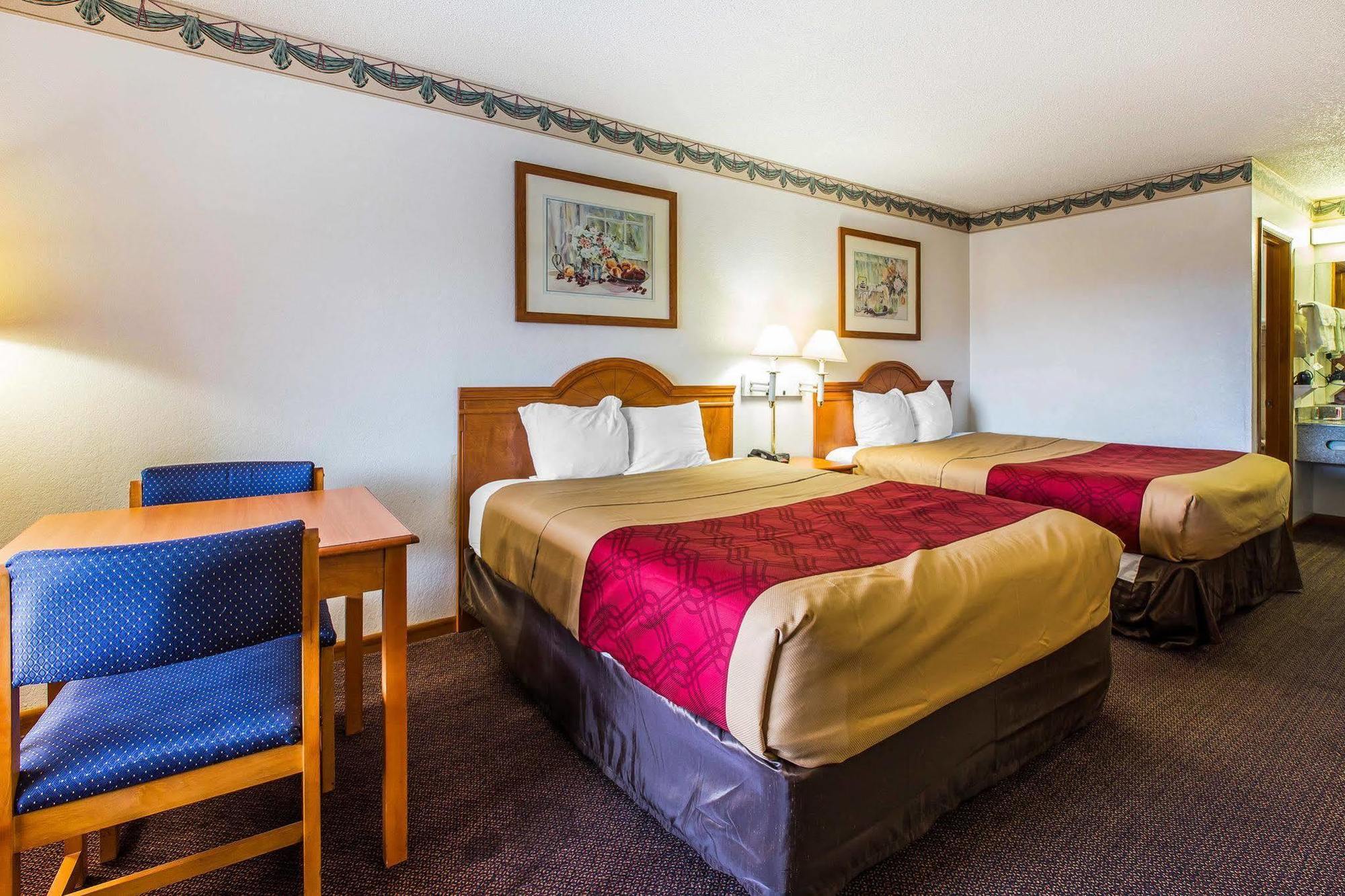 Econolodge Inn & Suites Albany Exterior photo